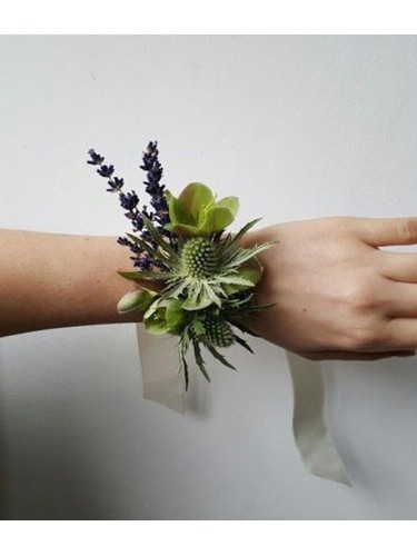 Hoa đeo tay 20
